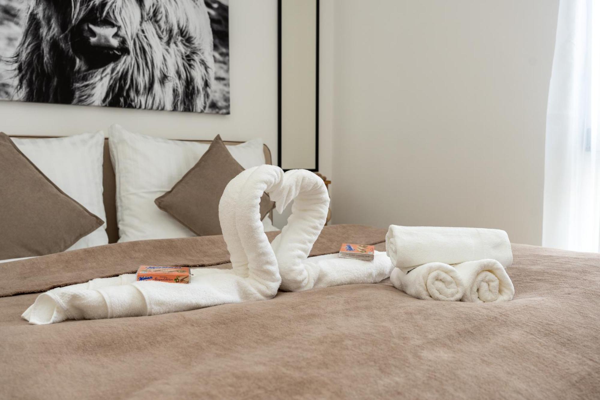 Noblenest: Terrasse - Netflix - Kaffee Apartment Wina Bagian luar foto